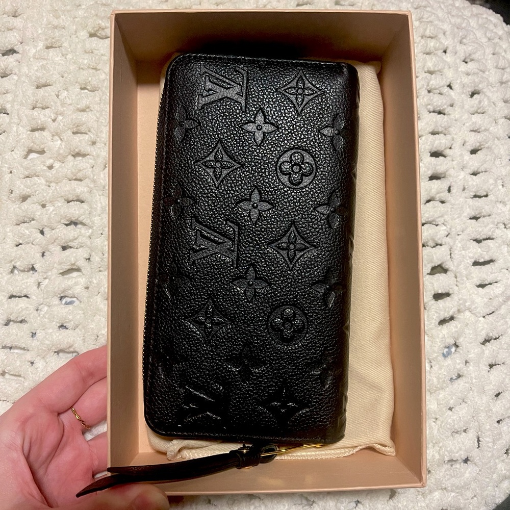 Louis Vuitton Zippy Wallet
